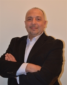 Abdul R Majzoub
